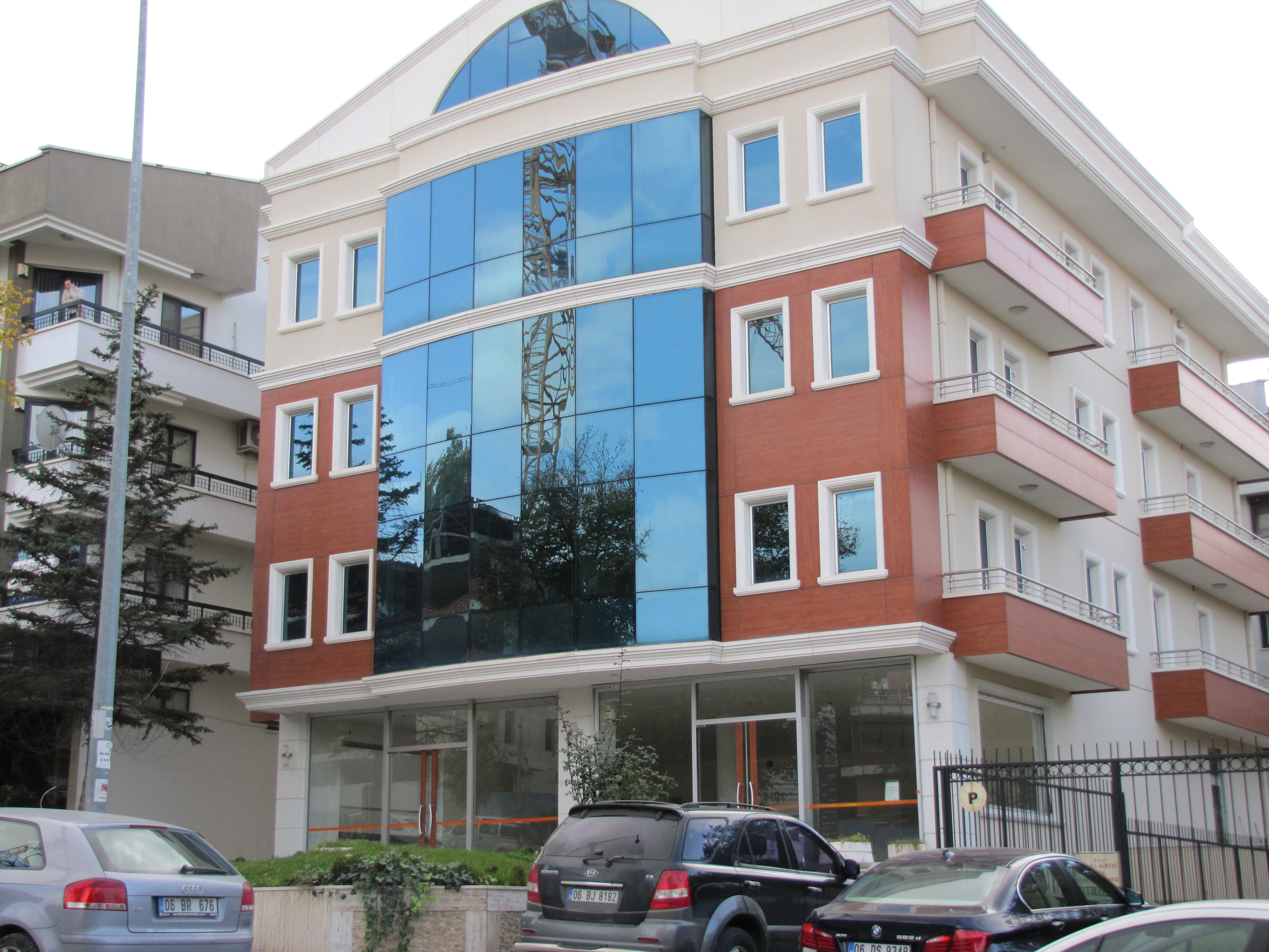 Büyükhanlı Binası